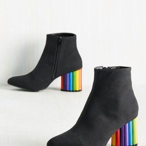 For Crayon Out Loud Booties